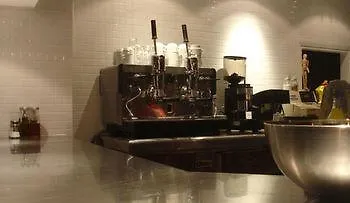 エス ミットヨーン